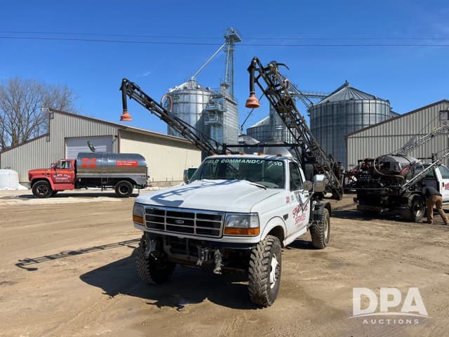 Image of Ford F-350 equipment image 1