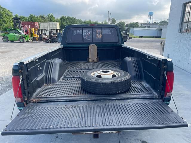 Image of Ford F-350 equipment image 4