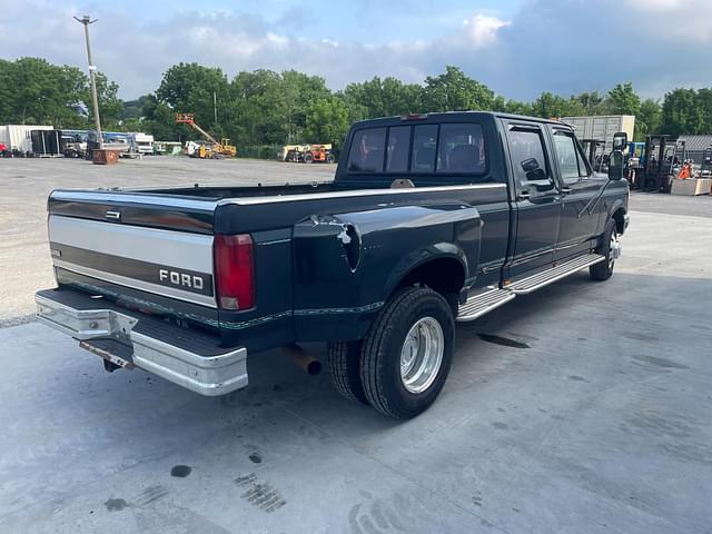 Image of Ford F-350 equipment image 2