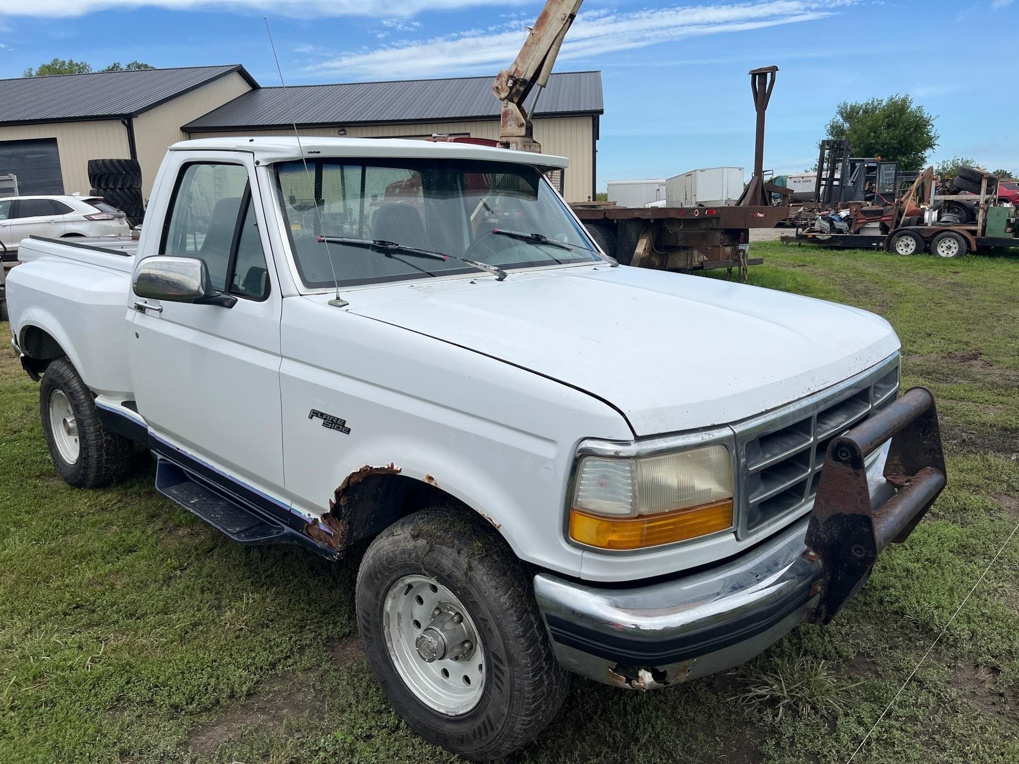 1994 Ford F-150 Equipment Image0