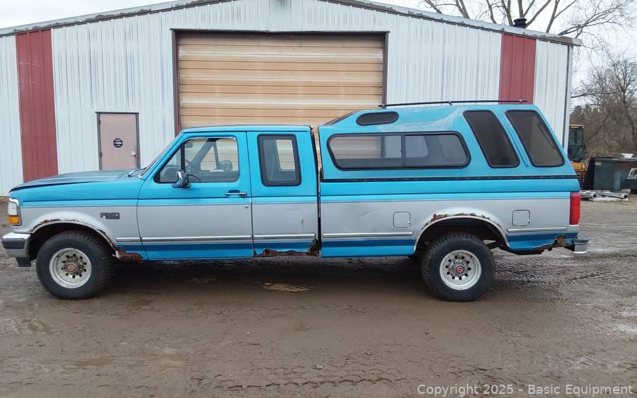 1994 Ford F-150 Equipment Image0