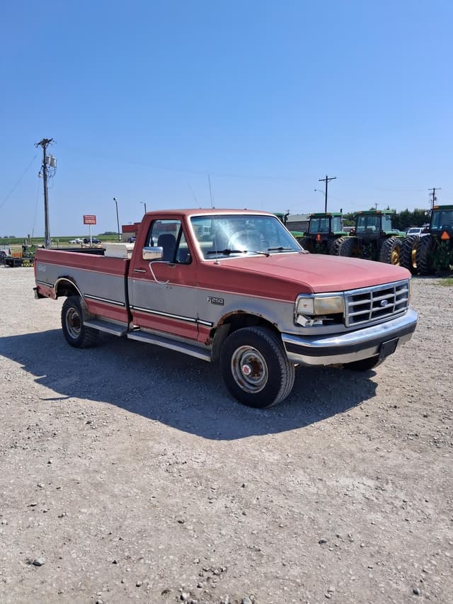 Image of Ford F-250 equipment image 1