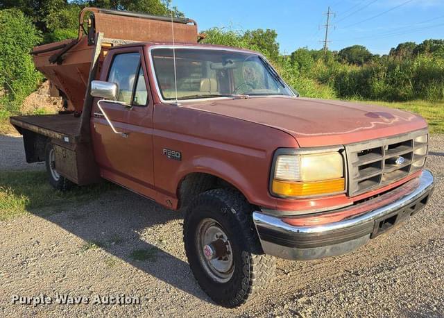 Image of Ford F-250 equipment image 2