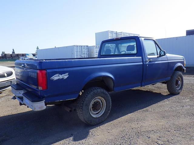 Image of Ford F-250 equipment image 2