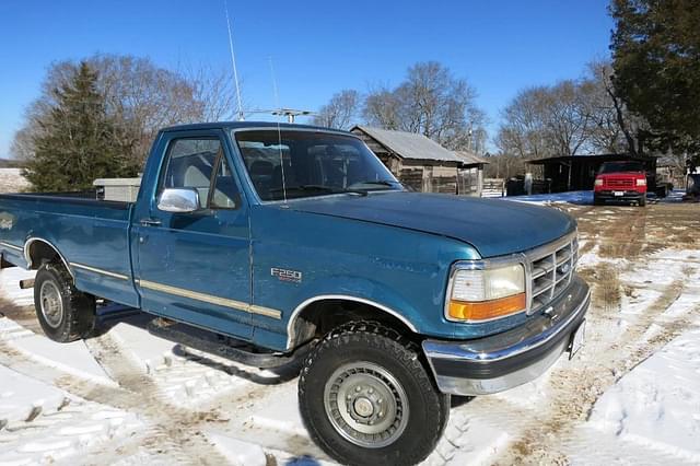 Image of Ford F-250 equipment image 1