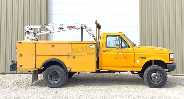 Image of Ford F-350 equipment image 2