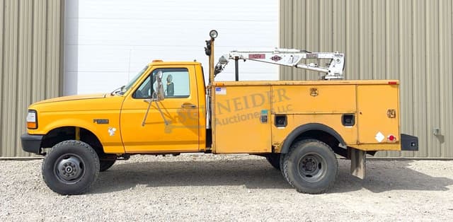 Image of Ford F-350 equipment image 3