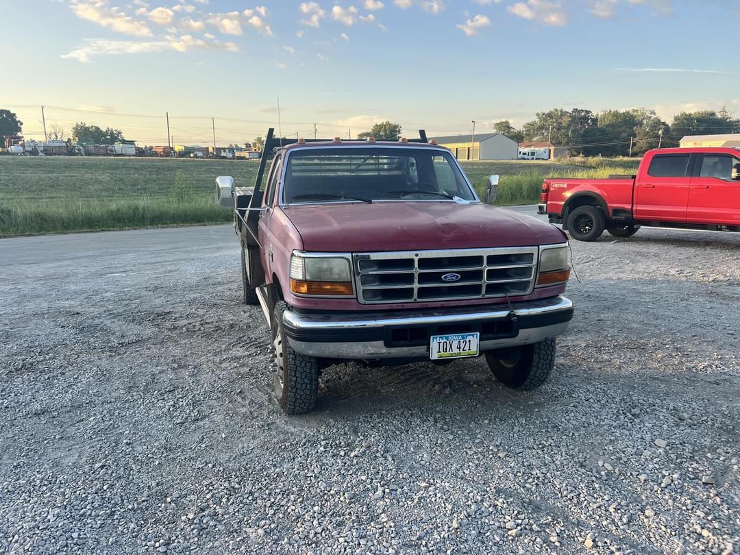 Image of Ford F-350 Primary image
