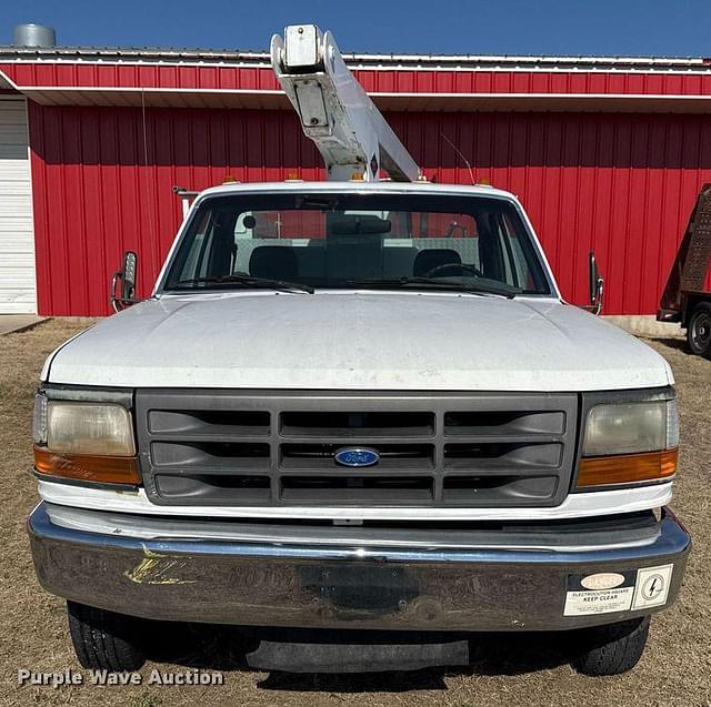 Image of Ford F-350 equipment image 1