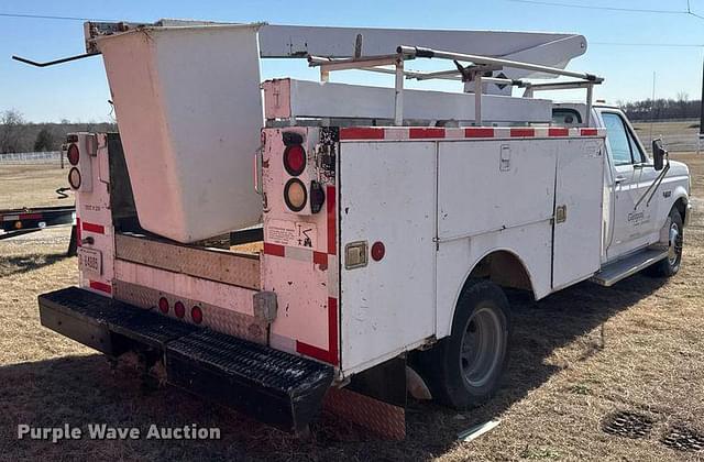 Image of Ford F-350 equipment image 4