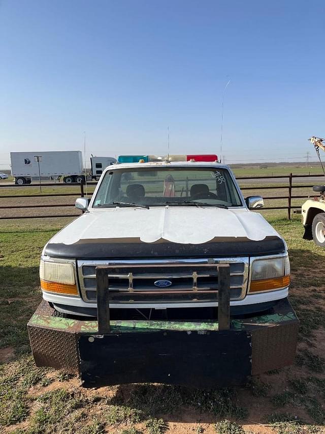 Image of Ford F-350 equipment image 1