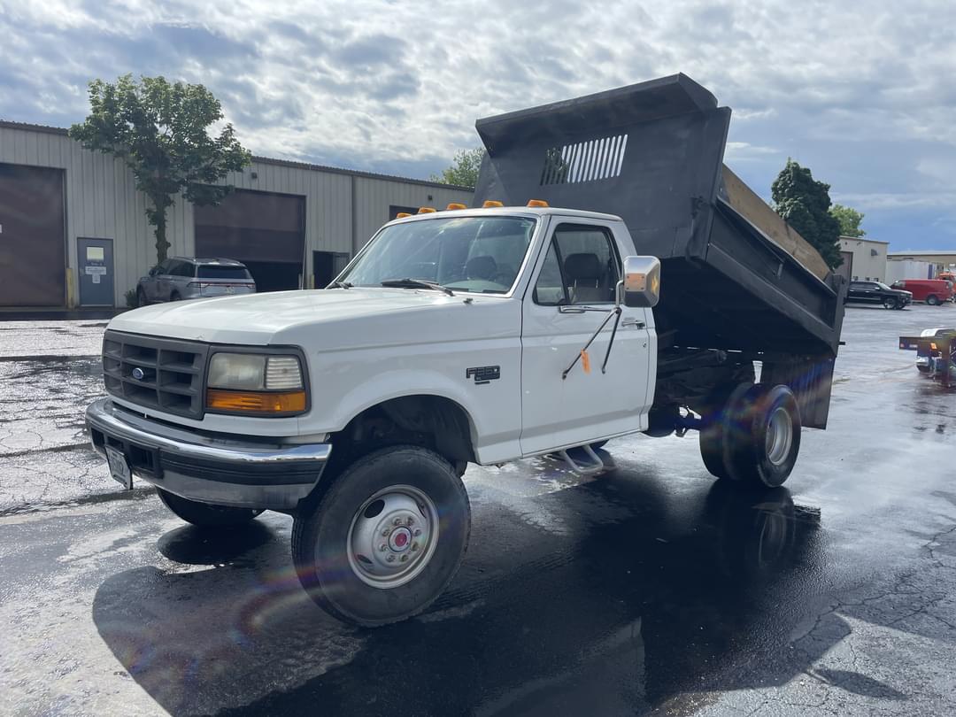 Image of Ford F-350 Primary image