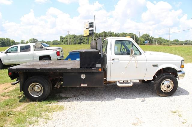 Image of Ford F-350 equipment image 1
