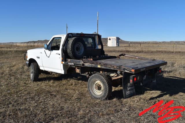Image of Ford F-350 equipment image 3