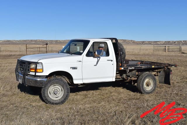 Image of Ford F-350 equipment image 1