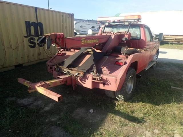 Image of Ford F-350 equipment image 2