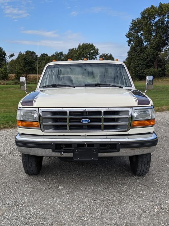 Image of Ford F-350 equipment image 1