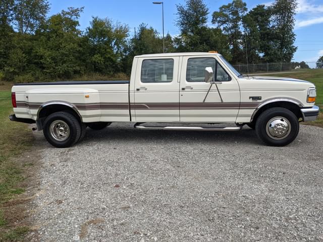 Image of Ford F-350 equipment image 3