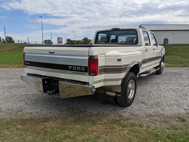 Image of Ford F-350 equipment image 4