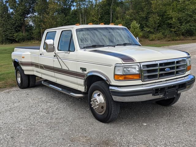 Image of Ford F-350 equipment image 2