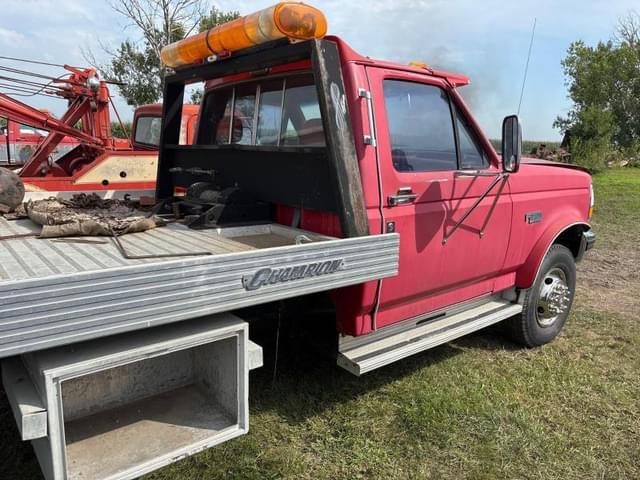 Image of Ford F-450 equipment image 2
