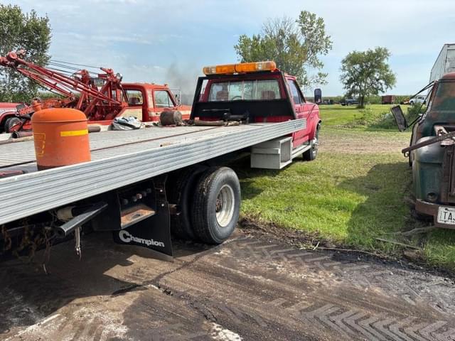 Image of Ford F-450 equipment image 3