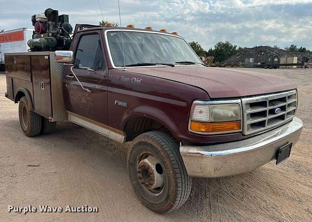 Image of Ford F-450 equipment image 2