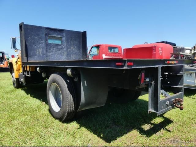 Image of Ford F-600 equipment image 3