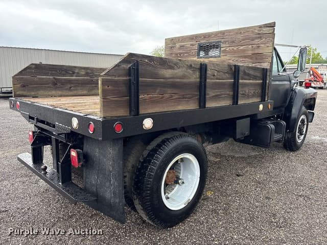 Image of Ford F-600 equipment image 4