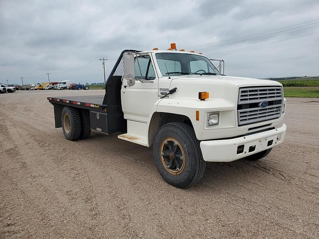 Image of Ford F-600 equipment image 1