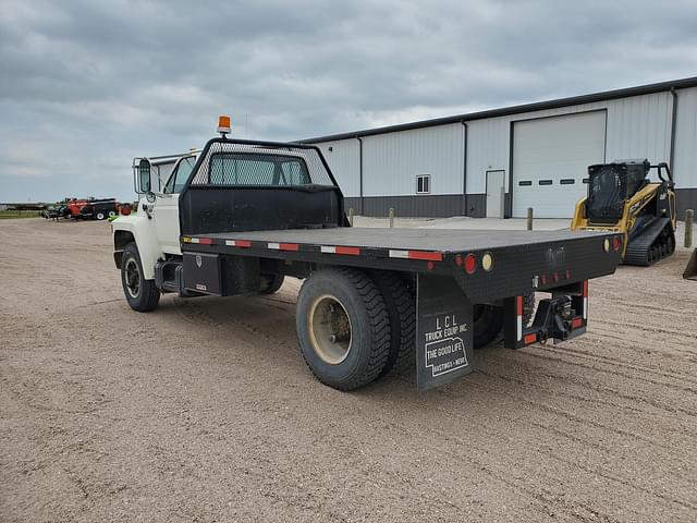 Image of Ford F-600 equipment image 3