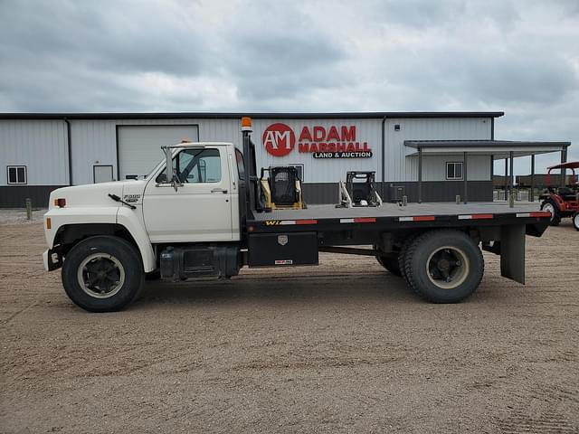 Image of Ford F-600 equipment image 4