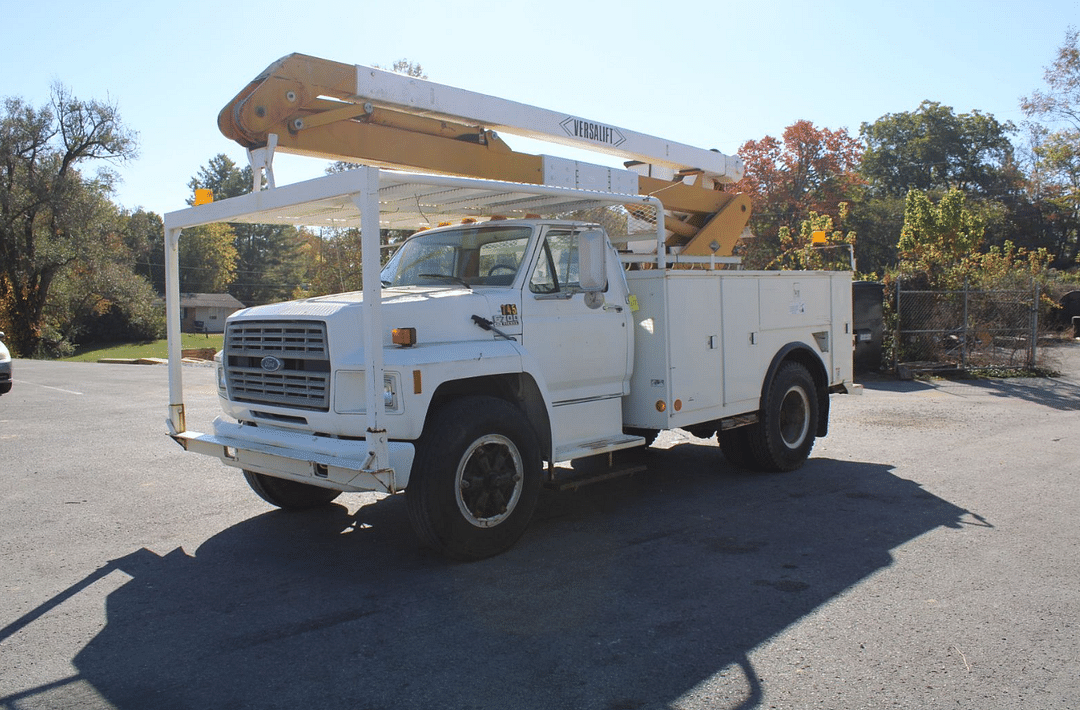 Image of Ford F700 Primary image