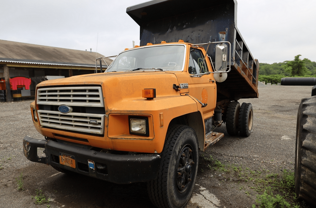 Image of Ford F700 Primary image