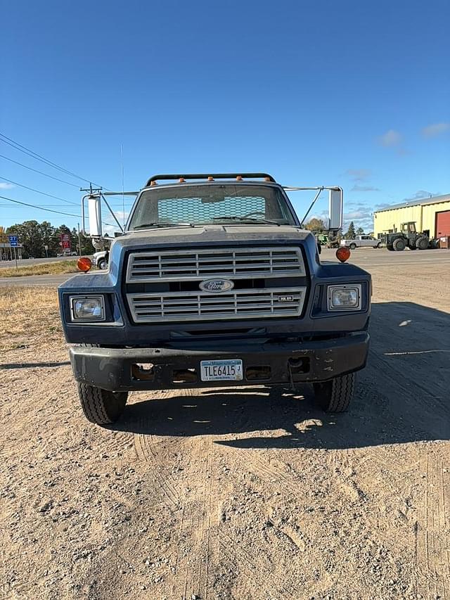 Image of Ford F-700 equipment image 1