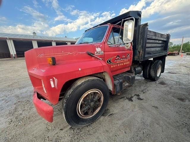 1994 Ford F700 Equipment Image0