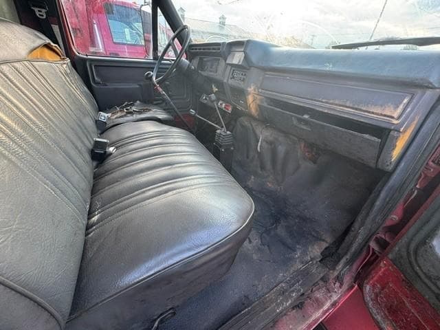 Image of Ford F700 equipment image 3