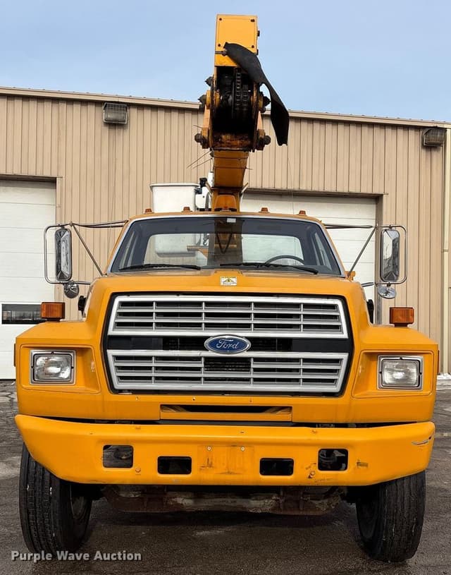Image of Ford F700 equipment image 1