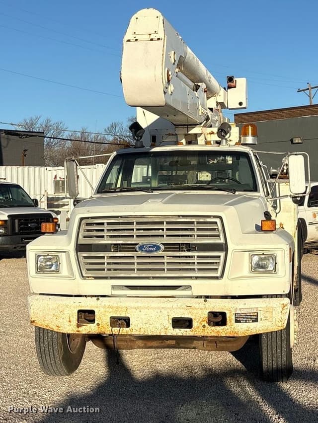 Image of Ford F-700 equipment image 1
