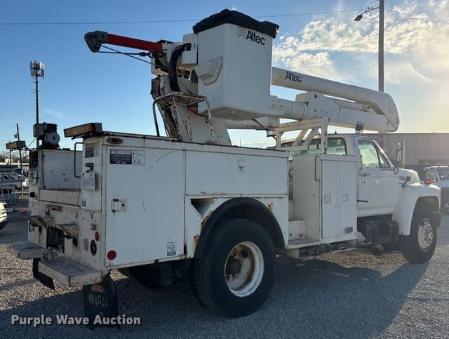 Image of Ford F-700 equipment image 4