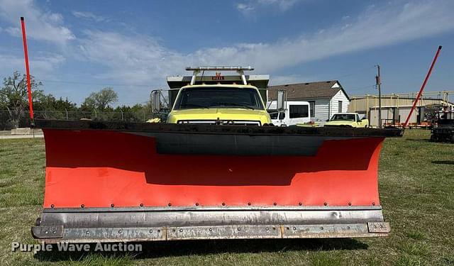 Image of Ford F700 equipment image 1