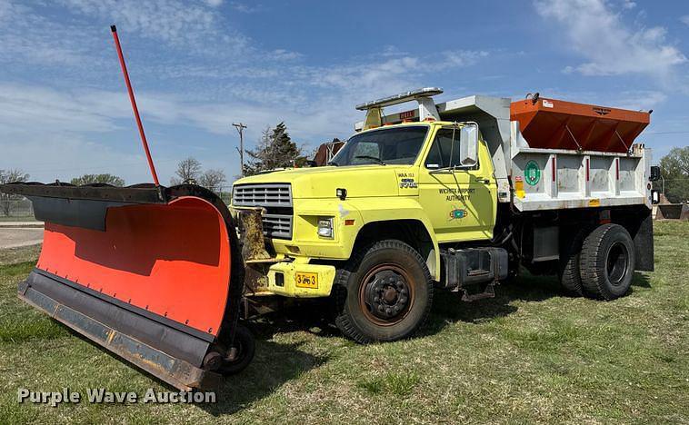 Image of Ford F700 Primary image