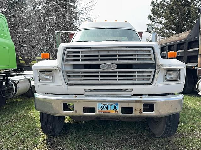 Image of Ford F-700 equipment image 1