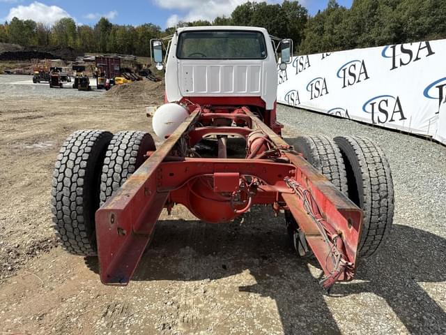 Image of Ford F-700 equipment image 3