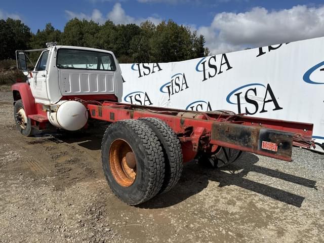 Image of Ford F-700 equipment image 2