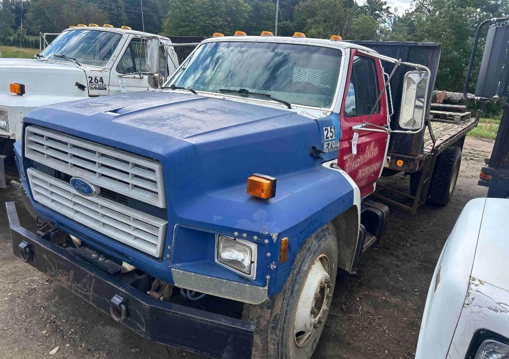 Image of Ford F-700 Primary image