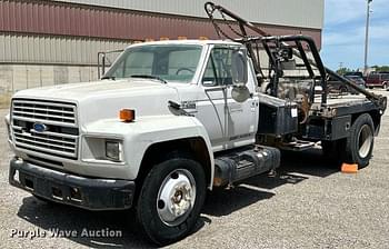1994 Ford F-700 Equipment Image0