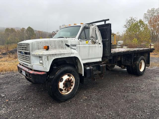 Image of Ford F-800 equipment image 1