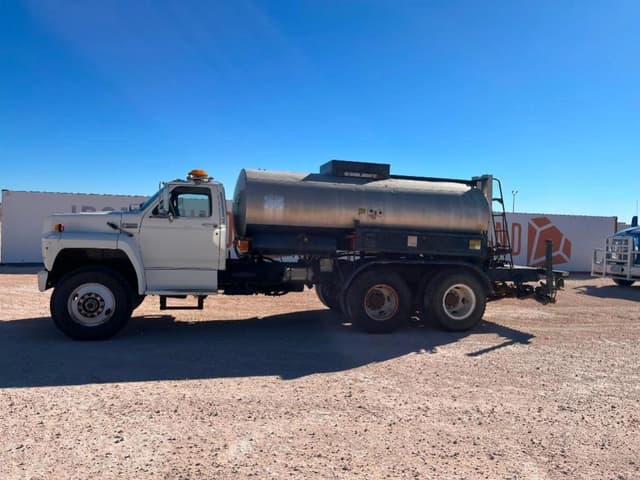 Image of Ford F-900 equipment image 1