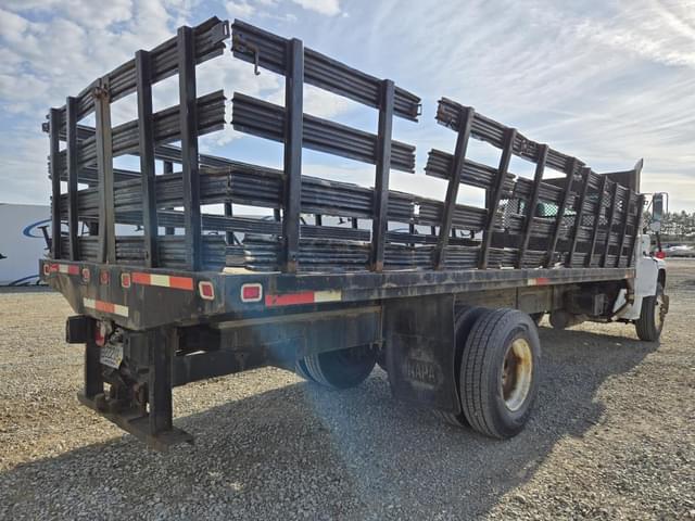 Image of Ford L8000 equipment image 4